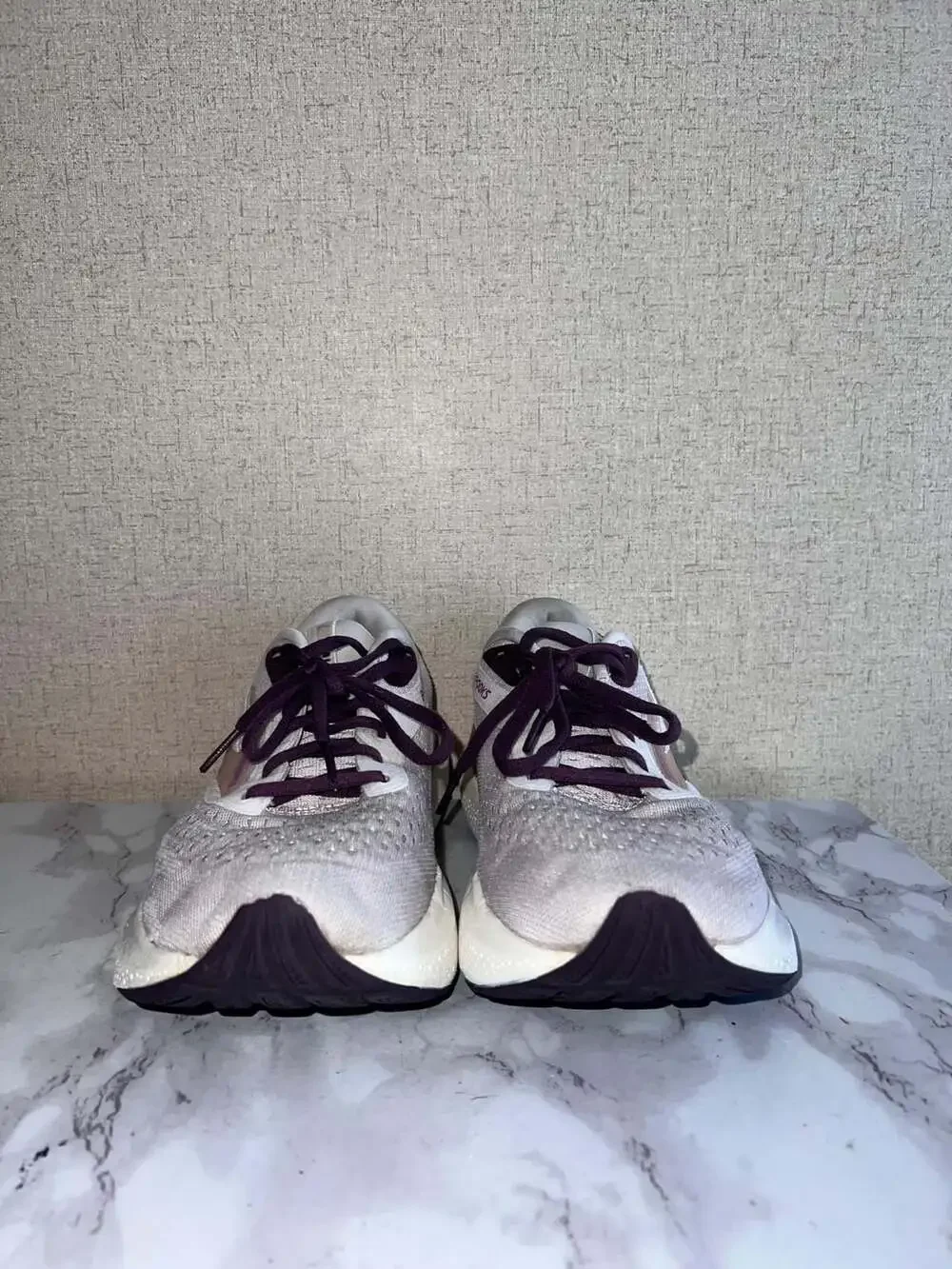 Brooks width heel or
